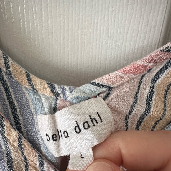 Striped Button-Down Tank Top - Picture 3 of 4